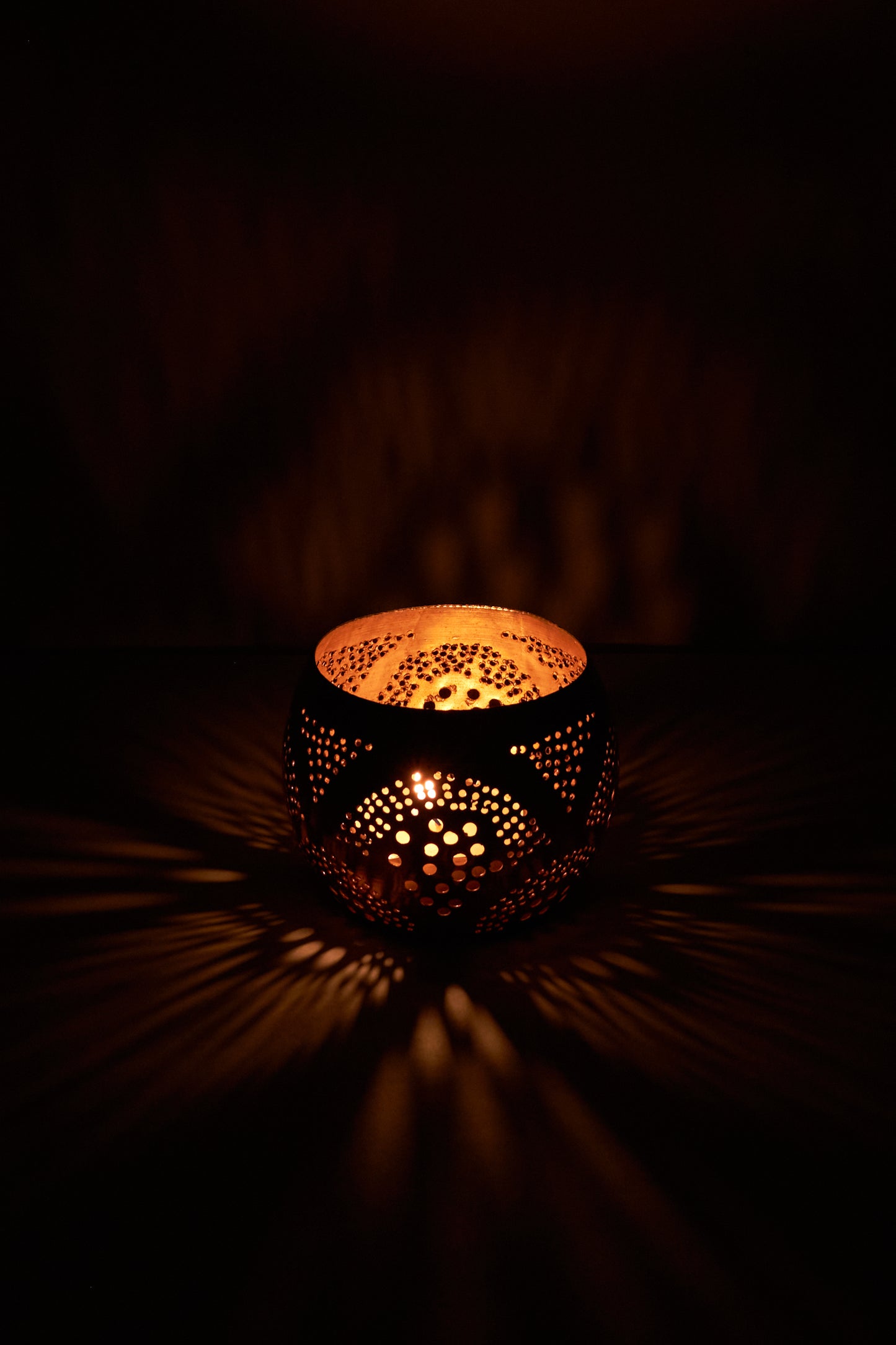 Metalen Kandelaar Bolvorm – Golden Mirage - JZ Handmade