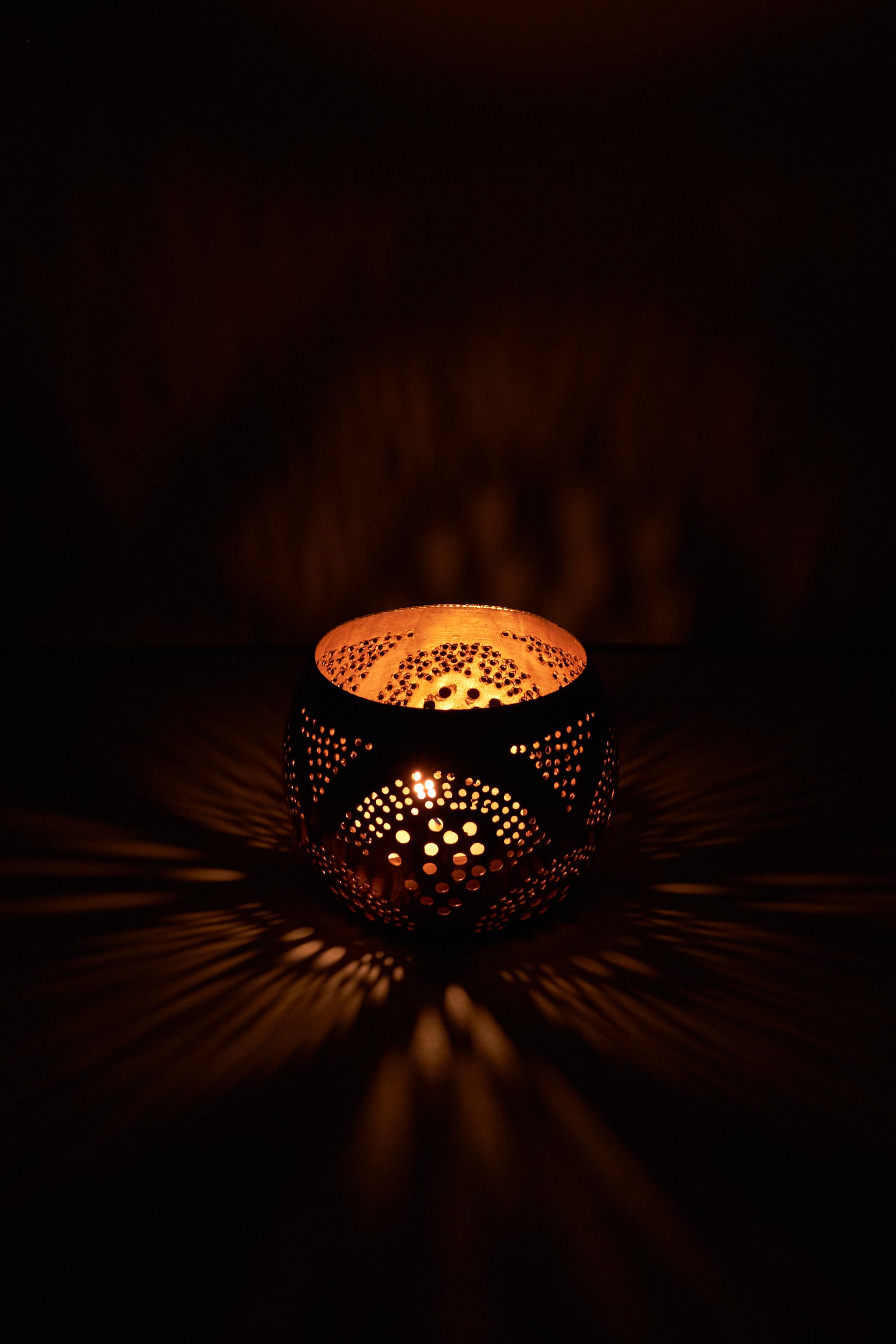 Metalen Kandelaar Bolvorm – Golden Mirage - JZ Handmade